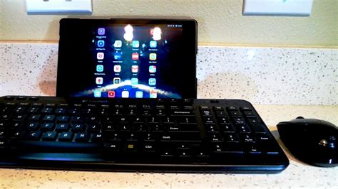 can you hook up a keyboard and mouse to a ipad